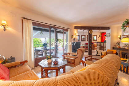 Cluster house for sale in Moraira, Alicante. 