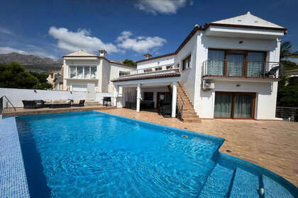 Cluster house for sale in Altea, Alicante. 