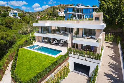 Cluster house for sale in El Paraiso, Estepona, Málaga. 