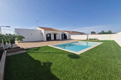Cluster house for sale in Balones, Alicante. 
