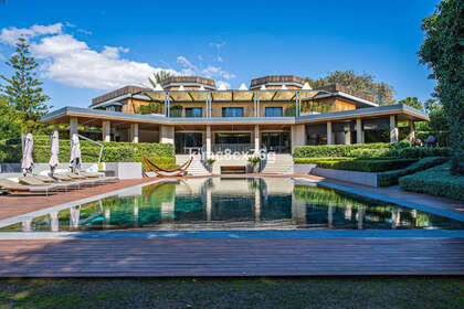 Cluster house for sale in Guadalmina, Málaga. 