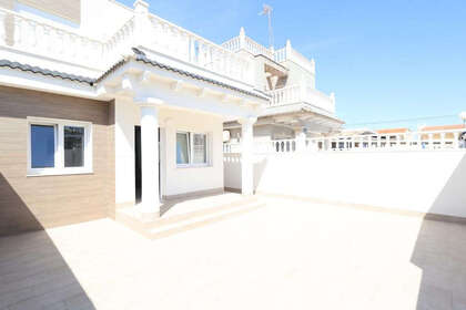 House for sale in San Luis, Torrevieja, Alicante. 