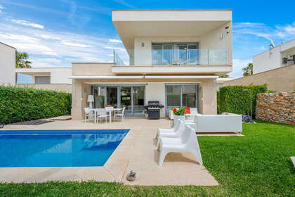 Cluster house for sale in Orihuela-Costa, Alicante. 