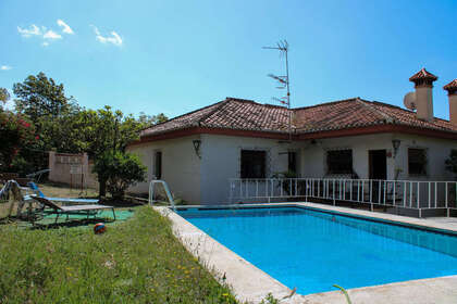 联排别墅 出售 进入 Almuñécar, Granada. 