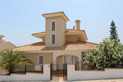 Cluster house for sale in Orihuela-Costa, Alicante. 