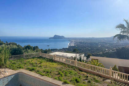 Cluster house for sale in Altea, Alicante. 