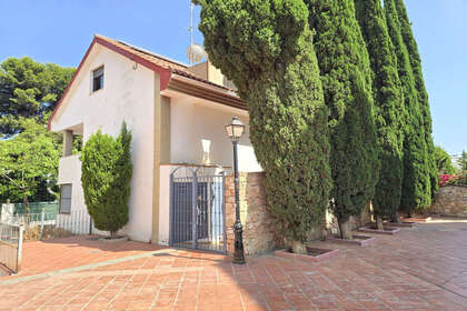 House for sale in Benalmádena, Málaga. 