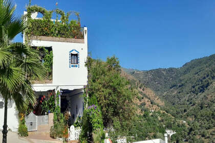 House for sale in Tolox, Málaga. 