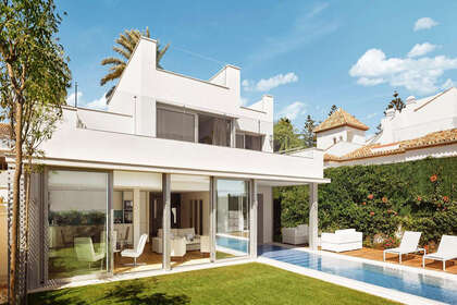 Cluster house for sale in Puerto Banús, Marbella, Málaga. 