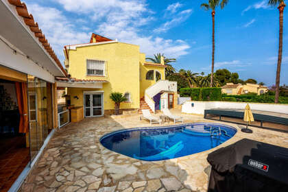 Cluster house for sale in Benissa, Alicante. 