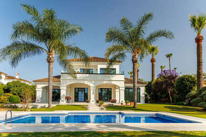 Cluster house for sale in Sotogrande, Cádiz. 
