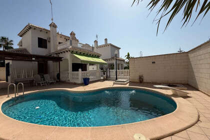 Cluster house for sale in Orihuela, Alicante. 