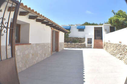Cluster house for sale in Moraira, Alicante. 