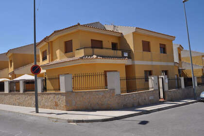 House for sale in Pinoso, Alicante. 