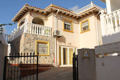 Cluster house for sale in Orihuela-Costa, Alicante. 