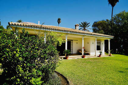 Cluster house for sale in El Paraiso, Estepona, Málaga. 