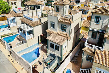 Cluster house for sale in San Miguel de Salinas, Alicante. 