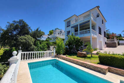 Cluster house for sale in Elviria, Marbella, Málaga. 