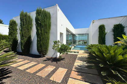 Cluster house for sale in Orihuela, Alicante. 