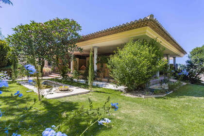 Cluster house for sale in Sotogrande, Cádiz. 