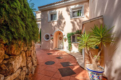 House for sale in Alhaurín el Grande, Málaga. 