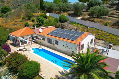 Cluster house for sale in Arenas, Málaga. 