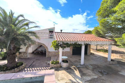 Ranch for sale in Yecla, Murcia. 
