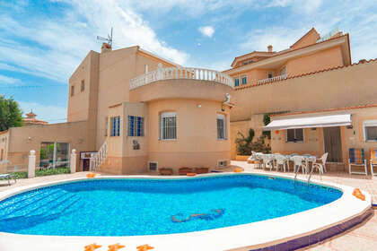 Cluster house for sale in Rojales, Alicante. 