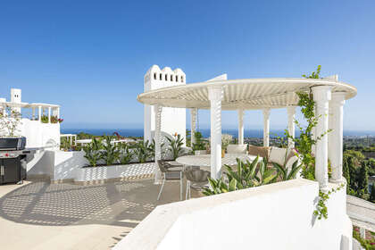 Apartment for sale in Puerto Banús, Marbella, Málaga. 