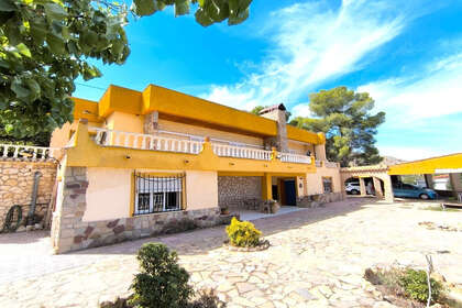 Cluster house for sale in Yecla, Murcia. 