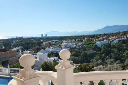 Apartment for sale in Puerto de Cabopino, Marbella, Málaga. 