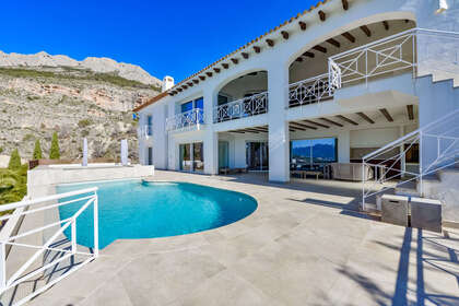Cluster house for sale in Altea, Alicante. 