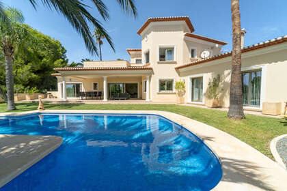 Cluster house for sale in Benissa, Alicante. 