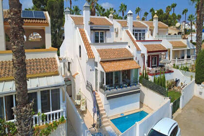 Cluster house for sale in Villamartín, Alicante. 