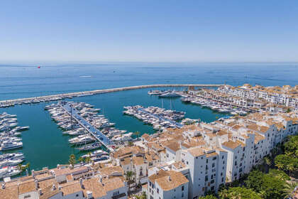 Apartment for sale in Puerto Banús, Málaga. 