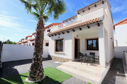 Cluster house for sale in Villamartín, Alicante. 