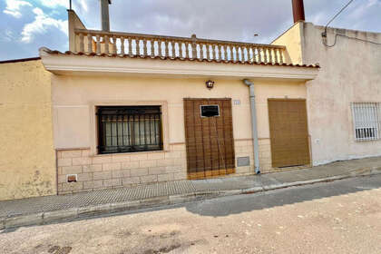 House for sale in Pinoso, Alicante. 