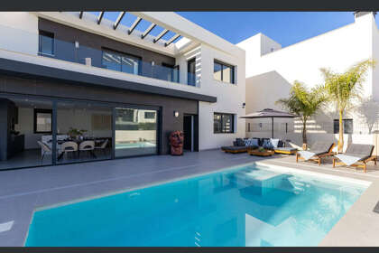 Cluster house for sale in Algorfa, Alicante. 