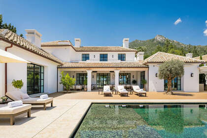 Cluster house for sale in Puerto Banús, Marbella, Málaga. 