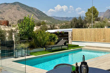 Cluster house for sale in Finestrat, Alicante. 