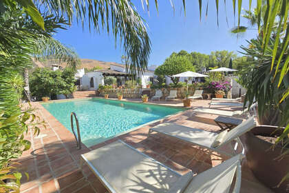 Ranch for sale in Alhaurín el Grande, Málaga. 