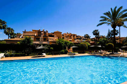 Apartment for sale in Cala Del Moral, La, Málaga. 