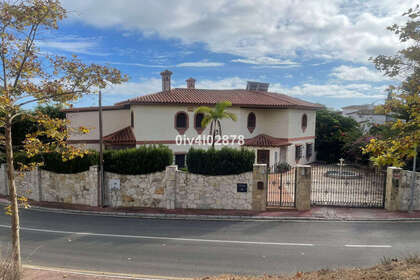 Cluster house for sale in Benalmádena, Málaga. 