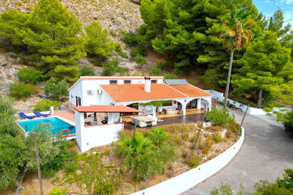 Cluster house for sale in Cómpeta, Málaga. 