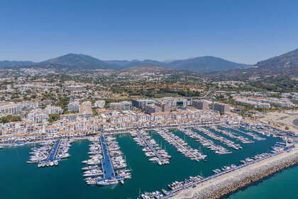 Apartment for sale in Puerto Banús, Málaga. 