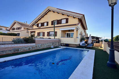 House for sale in Alhaurín de la Torre, Málaga. 