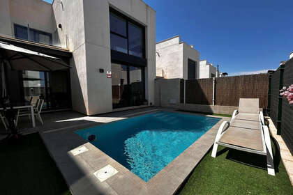 Cluster house for sale in Orihuela-Costa, Alicante. 
