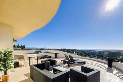 Apartment for sale in San Roque, Cádiz. 