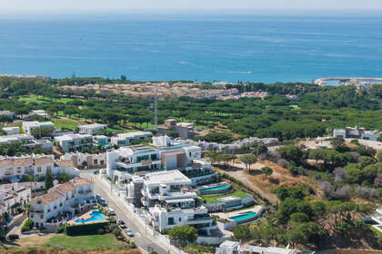 Apartment for sale in Puerto de Cabopino, Marbella, Málaga. 