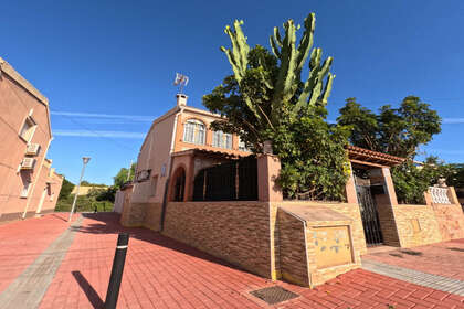 House for sale in Torrevieja, Alicante. 